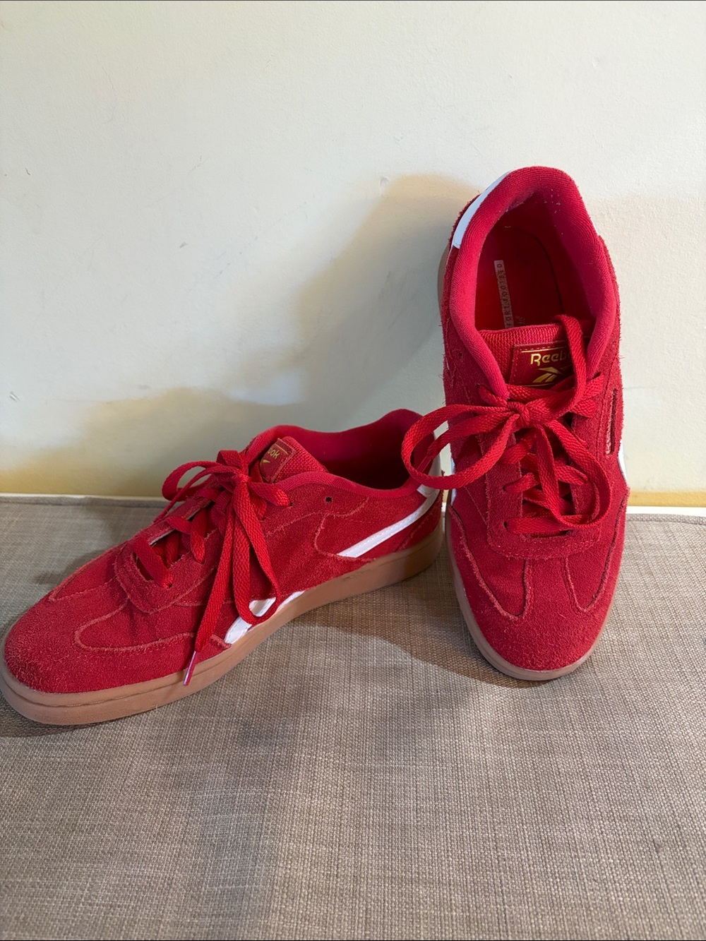 Reebok Women Red Suede Low-Top Sneakers comfort footbed